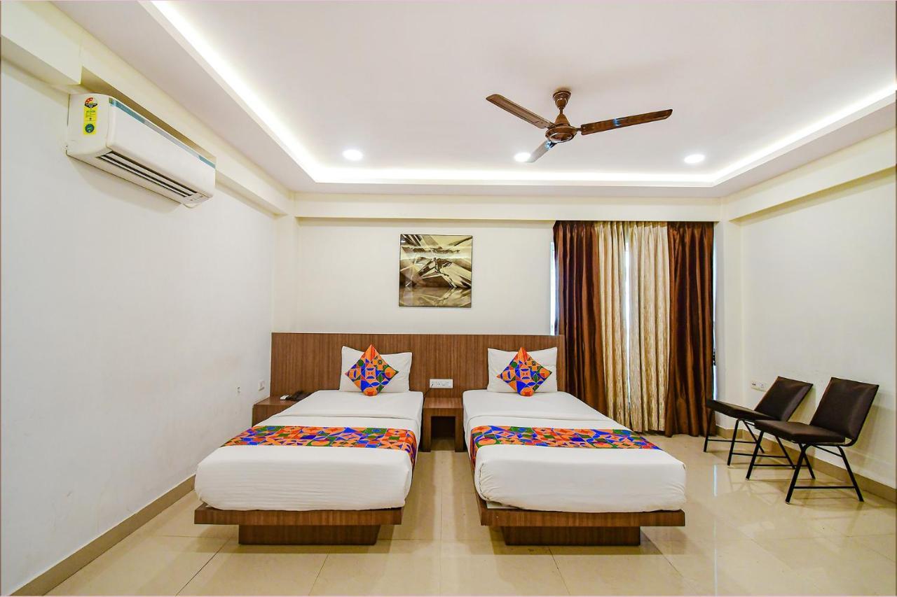 Fabhotel Kzar Select - 2Km From Park Street 加尔各答 外观 照片